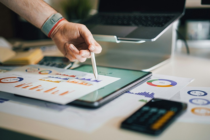 Using a stylus on a tablet with data