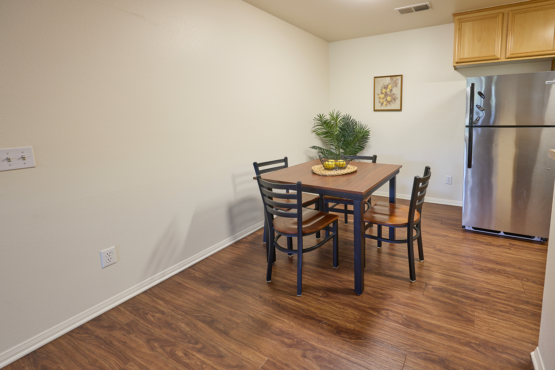 College Park Dining Area
